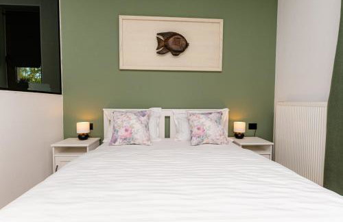 Villa Pietro with a heated Saltwater pool - Photo 54