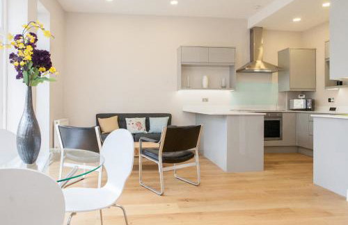 Beautiful 2 bed terrace flat close to Greenwich - Pass the Keys - Photo 22
