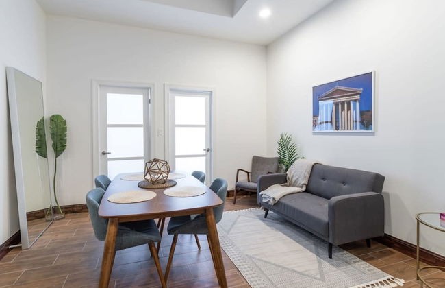 Sosuite 2BR Penthouse w W D Gym On-site Bar - Foto 9