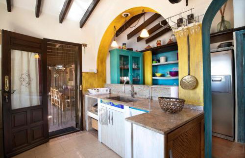 Casa Madre Tierra con jacuzzi piscina zona de barbacoa y preciosas vistas - Foto 45
