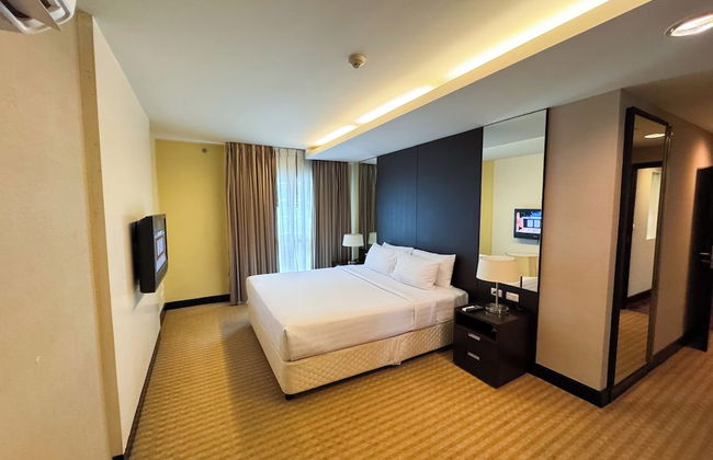 The Narathiwas Hotel & Residence Sathorn Bangkok - Photo 11