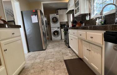 Lakewood beautiful 2 bedrooms with huge backyard - Photo 10