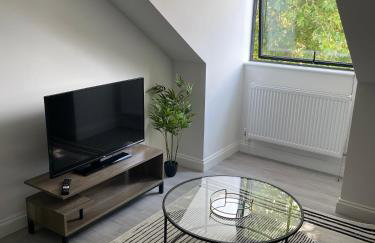 7 Royal Oak Brentwood - 2 Bed - Free Secure Parking - Contractor Stays - Long Stays - Foto 3