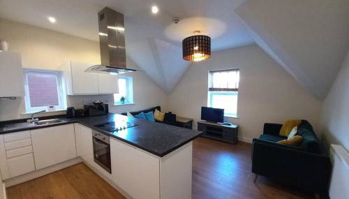 Roomy Penthouse 2 double bed apartment - Spacious - Central Beeston - Free secure parking - - Foto 1