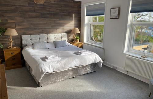 Blissful 4-Bedroom Home with Hot tub - Foto 21