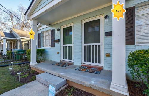 5min-Grant park with Fenced Yard, Parking and Pet Friendly - Photo 5