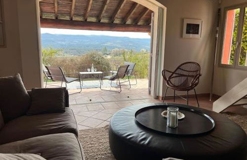 Proche Roussillon, La villa rouge Luberon, piscine chauffée, climatisation et vue Luberon - Foto 10