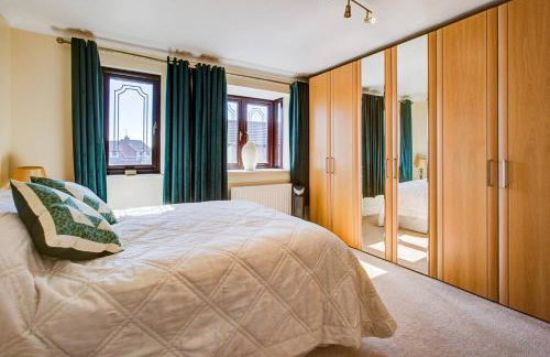 Serene Family Escape - Spacious, Near Thorpe Bay and Southend, Beaches & Amenities - Pass the Keys - Foto 16