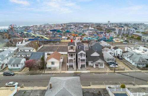 Steps From Beach & Boardwalk, Ocean Views with 5 Decks, 3 Cars - Foto 56