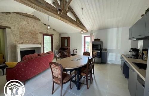 Gîte rénové avec piscine chauffée et jardin clos, à proximité des plages et de la campagne bio. - FR-1-426-531 - Foto 5