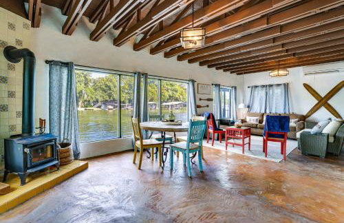 4-Season Boathouse, Hot Tub! Guadalupe River Oasis - Foto 3