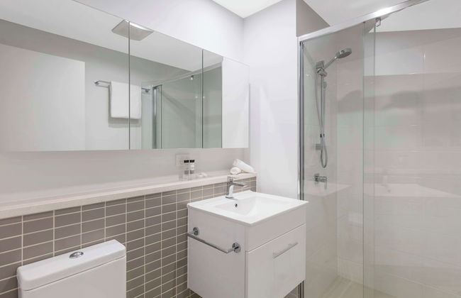 Oaks Brisbane Woolloongabba Suites - Photo 24