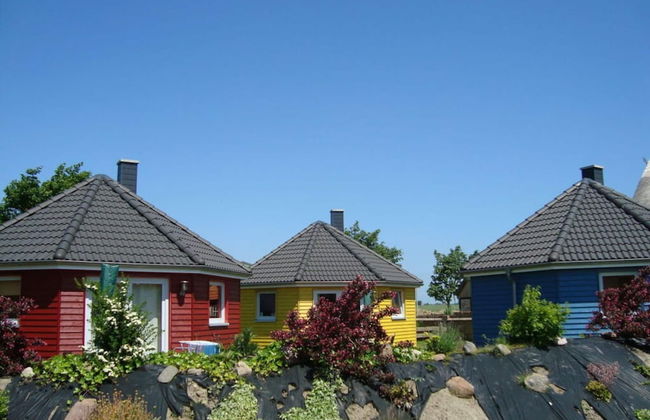 Yellow - Peter's Modern Retreat - Photo 1