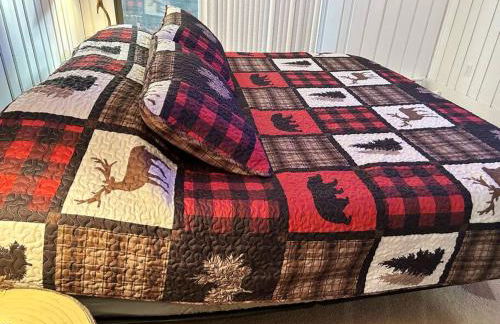 Cozy Indian Lake Chalet on Golf Course with Arcade/Gameroom - Foto 13