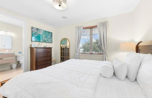 Near the Beach • Pool & Jacuzzi • Waterfront Villa - Foto 55