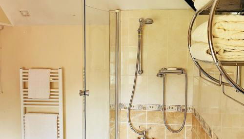 Nuthooks House - Photo 3, Shower