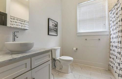 5Bed StreetCar Retreat w Outdoor Entertaining - Foto 20