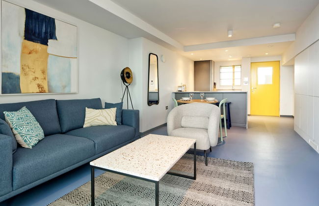 Luxuriant One-bedroom Poplar Apartment - Foto 1