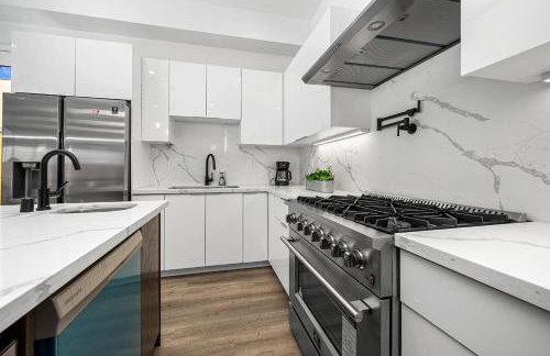 7 BR double house with parking and a backyard in LA - Foto 9