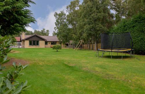Ballater Bungalow - 4 bed - Beautiful Garden - Foto 1