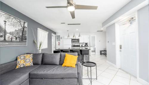 Cozy Getaway with Pool and Putting Green Unit 1 - Foto 3