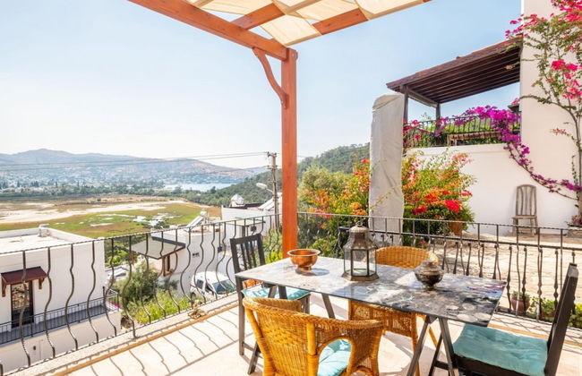 Impressive House Near Paradise Bay in Bodrum - Photo 10