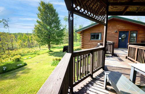 Cozy Cabin with Hottub at Cloverdale Cabins - Foto 37