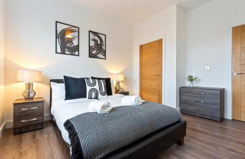 Luxury 1-Bed Apartment in JQ, Sleeps 3, Parking & Netflix, Ideal for contractors - Foto 1
