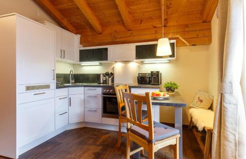 BERGSUCHT-Ruhpolding, Traumlage am sonnigen Südhang, kostenlose Parkplätze, schnelles WLAN, ruhige Sackgasse, NETFLIX inklusive - Foto 43