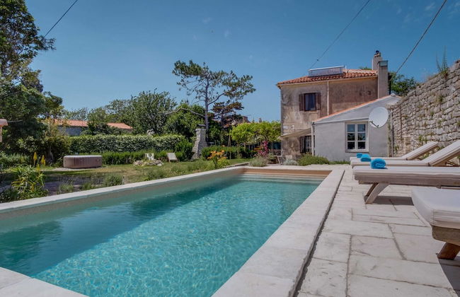 Holiday Home in Osor Near Sandy Beach - Foto 1