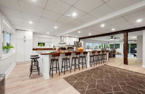 Whitewaters-Main plus Genoa on Oneida Lake - Sleeps 19 - Photo 2