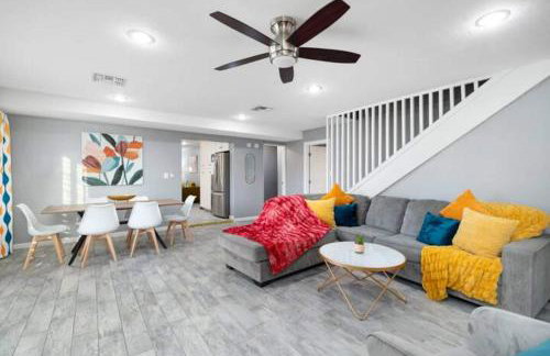 5BR with Pool & Backyard ParadiseSleeps 10 Guests - Foto 35