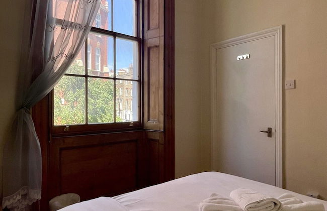 Baker Street Apartments - Photo 12