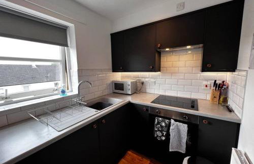 2 Bed Apartment Sleeps 4 -Near Airport -WiFi & Tv - Foto 7