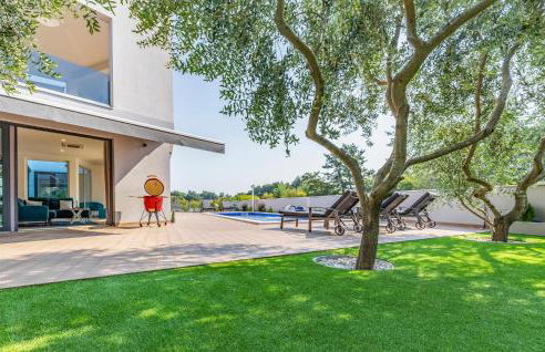 Beautiful Home In Porec With Kitchen - Foto 26