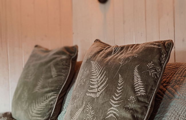 Stunning Shepherd's Hut Retreat, North Devon - Photo 7