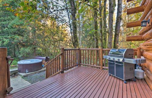 Riverfront Cabin with Hot Tub 2 Mi to Eagle Falls - Foto 23