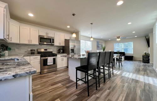 Beach House Cape May just 1 block from the Bay & a Short 5 minutes walk, Sleeps 19 - Foto 11