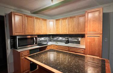 Holyoke House Oasis - Fast Wifi, Spacious, Quiet Neighborhood - Foto 1