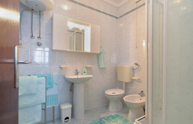 Apartment 1803 - Photo 36