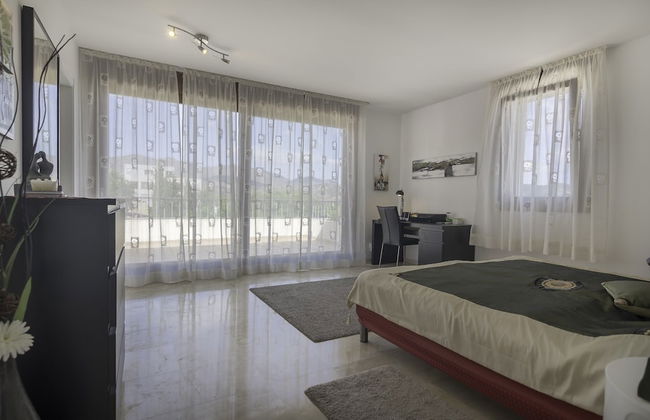 Great Penthouse Near Beach - Photo 5