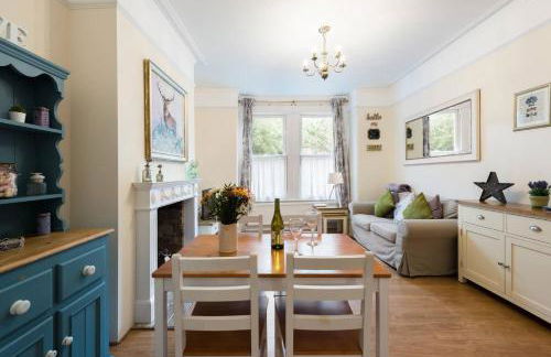 Bikki Apartments - 2 Bed - Free Parking - Own Entrance - Photo 1