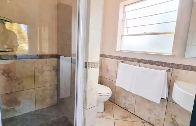 Stylish one bed Apartment in Strydom Park - 2168 - Foto 6