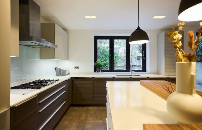 The South Hampstead Hideaway - Stylish 6bdr Home - Photo 12