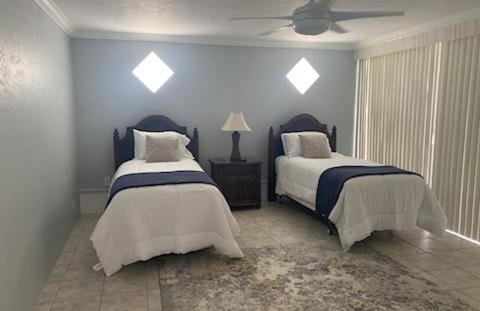 Just a short walk to the beach - Foto 8