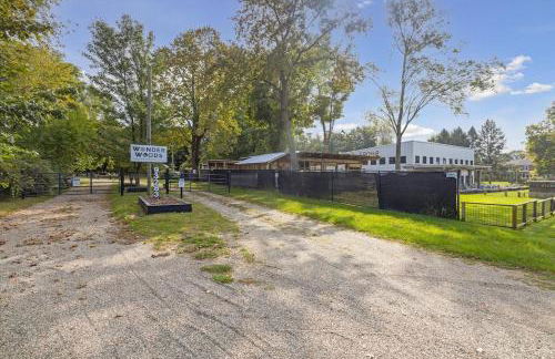 Sister Lakes Lakeside House - Sleeps 16 - Foto 76