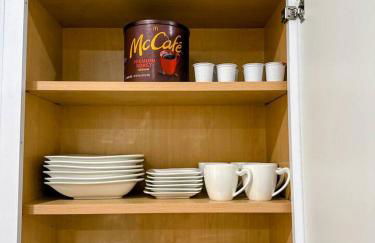 Modern 5BR with Full Kitchen, Game Room, Fenced Yard and BBQ Grill - Foto 51