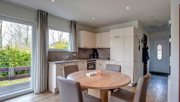 Single Storey Bungalow near Water Reservoir in Nordeifel - Foto 4, Eigene Küche