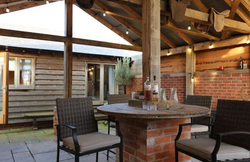 Rushmoor Retreat, Cosy with Outdoor Pizza Oven - Photo 26