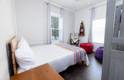 Cozy Downtown Seneca Bungalow - Foto 23